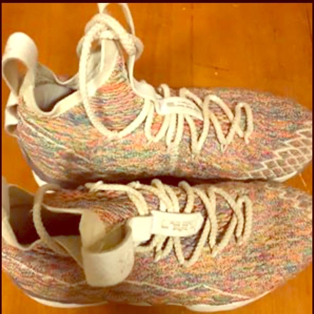 Lebron XV 15 Fruity Pebbles size 7Y